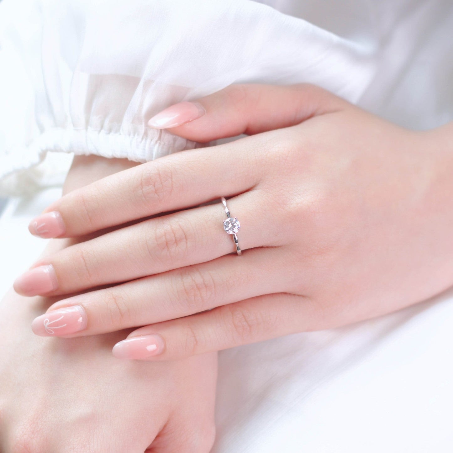 ELOREVA 5mm Moissanite Ring GRA ELVDA124 – Platinum Plated 925 Sterling Silver (Adjustable)