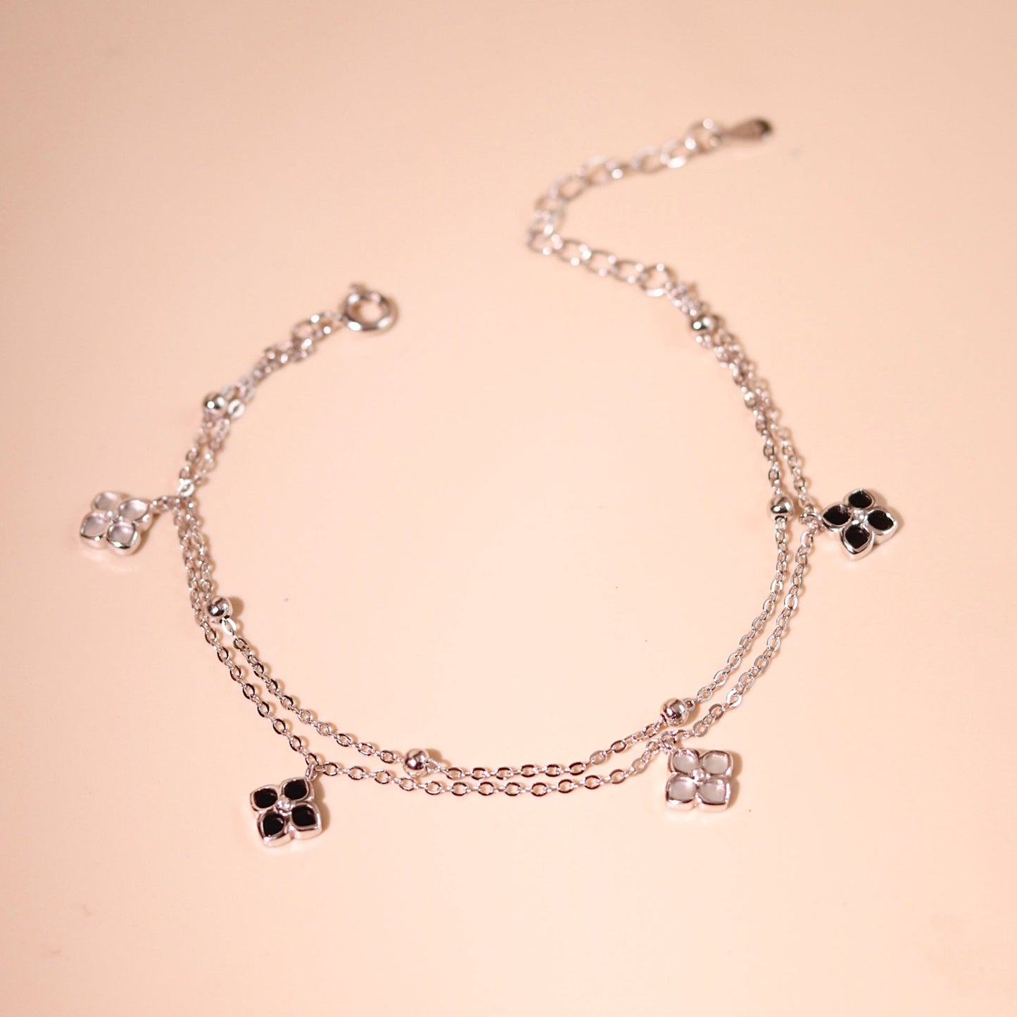ELOREVA Rita Mini Clover Bracelet – Platinum Plated 925 Sterling Silver