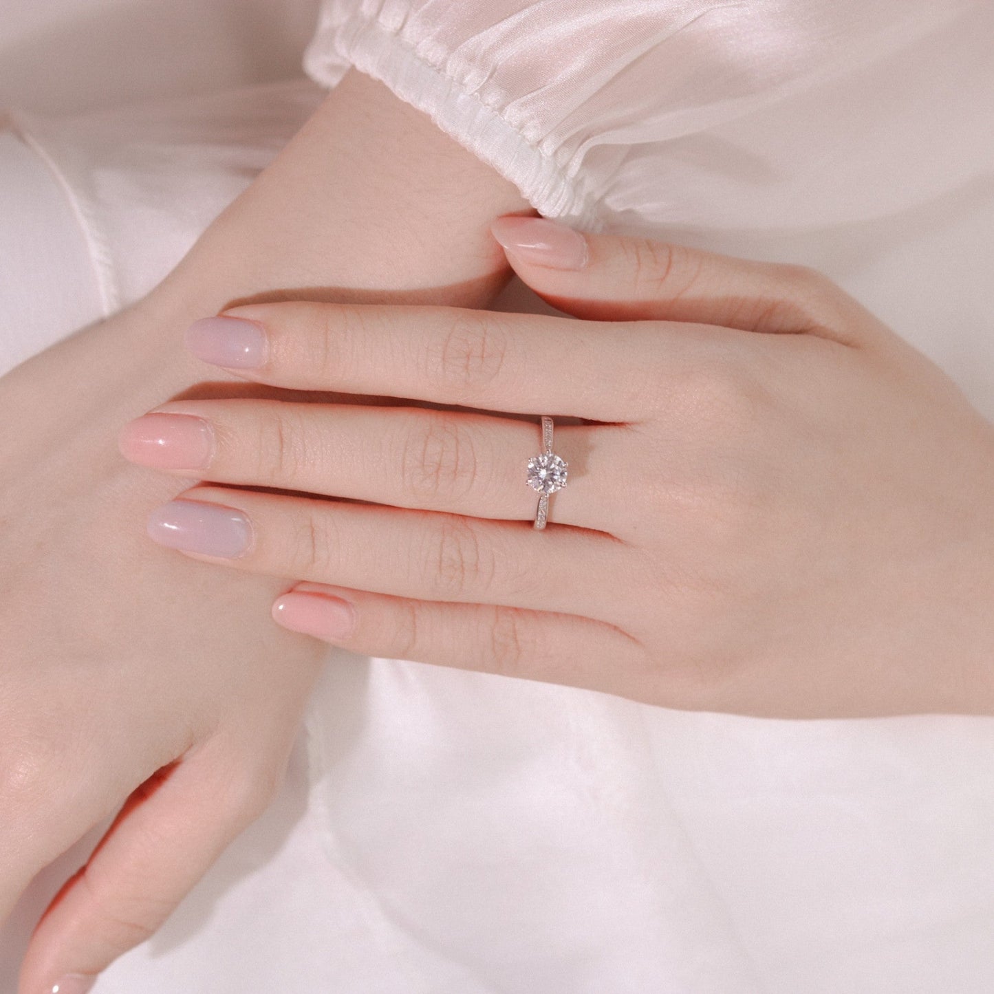 ELVORIA 6.5mm Moissanite Ring GRA – Platinum Plated 925 Sterling Silver