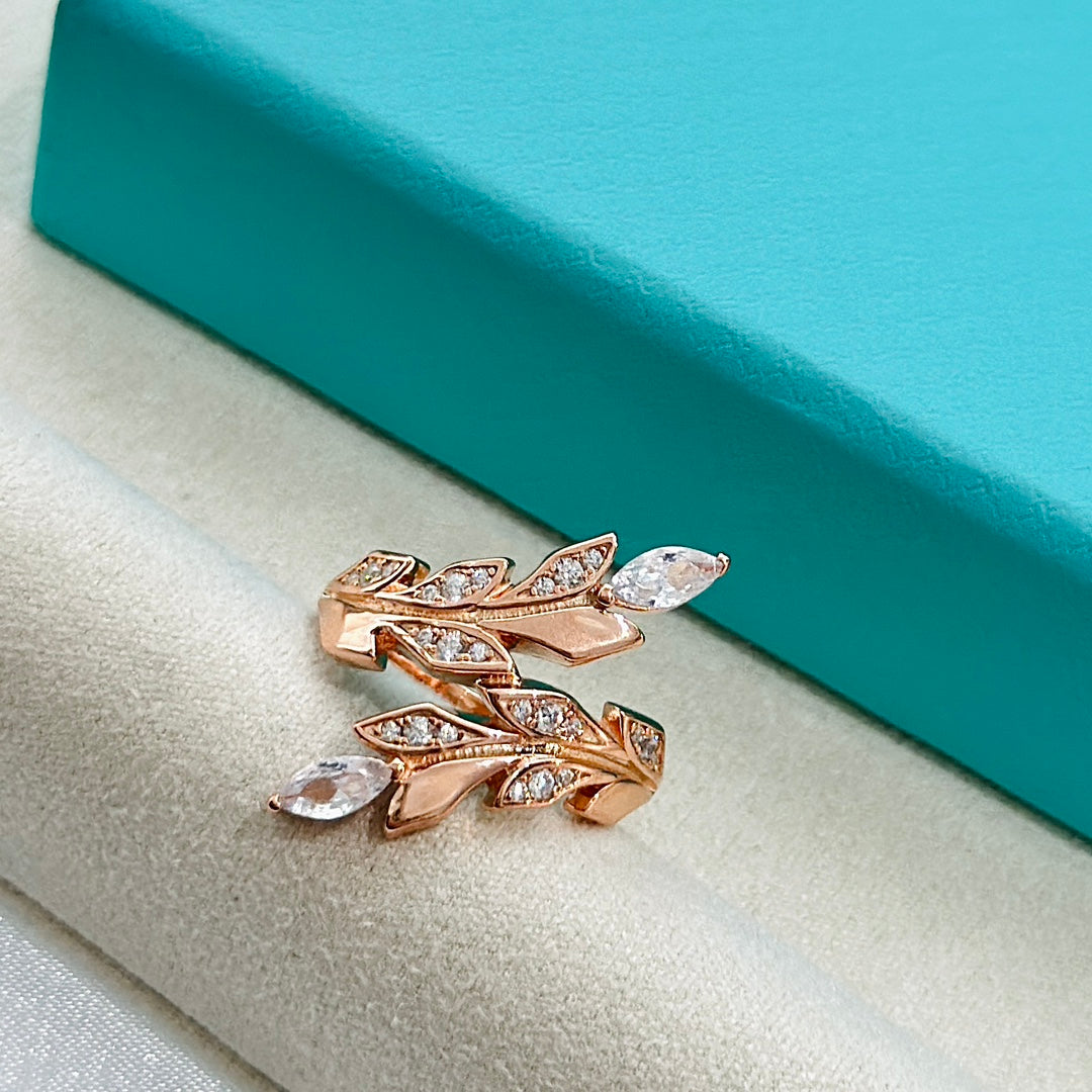 18K Celestial T Victoria Vine Bypass Ring