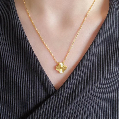 18K Celestial Vintage Alhambra Pendant Clover Necklace