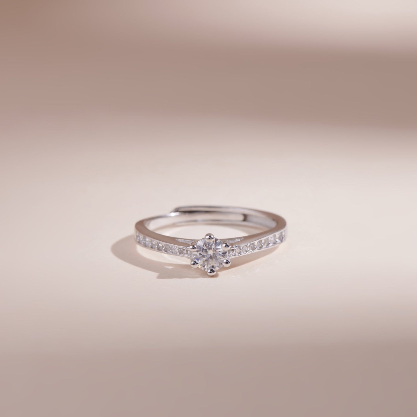 ELVORIA 4mm Moissanite Ring GRA ELVDA90 – Platinum Plated 925 Sterling Silver (Adjustable)