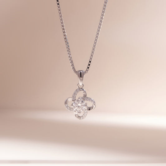 ELOREVA Moissanite Four Leaf Clover Necklace 5mm GRA – 925 Sterling Silver