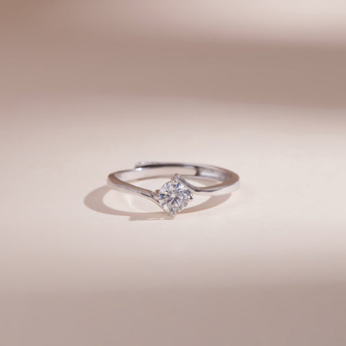 ELVORIA 4.5mm Moissanite Ring GRA ELVDA91 – Platinum Plated 925 Sterling Silver (Adjustable)