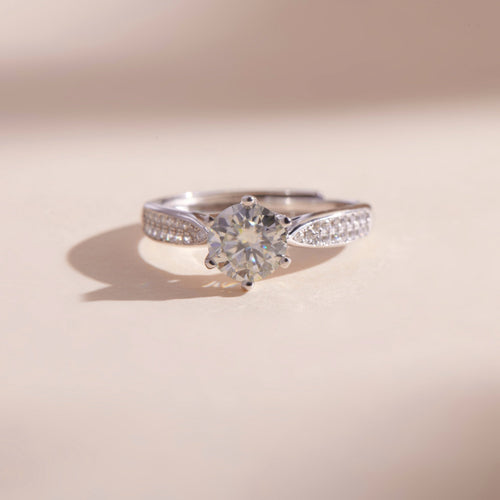 ELVORIA 6.5mm Moissanite Ring GRA ELVDA85 – Platinum Plated 925 Sterling Silver