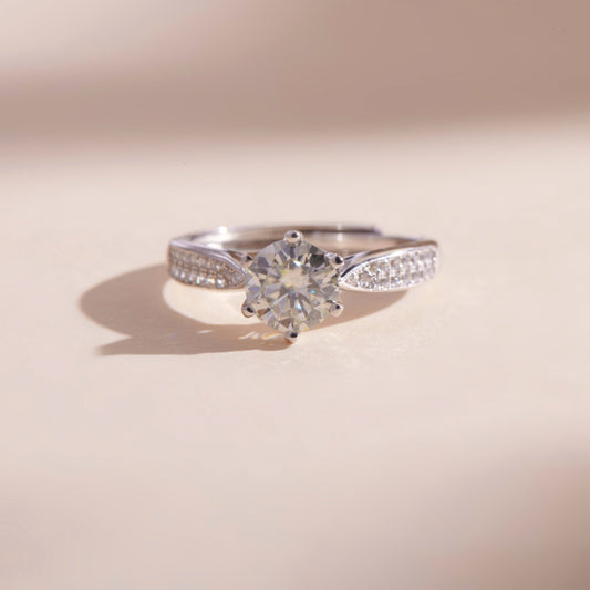 ELVORIA 6.5mm Moissanite Ring GRA ELVDA85 – Platinum Plated 925 Sterling Silver