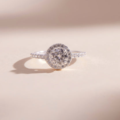 ELVORIA 5.5mm Moissanite Round Ring GRA ELVDA12 – Platinum Plated 925 Sterling Silver