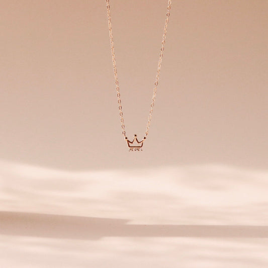ELOREVA 18K Gold Plated Crown Necklace – 925 Sterling Silver