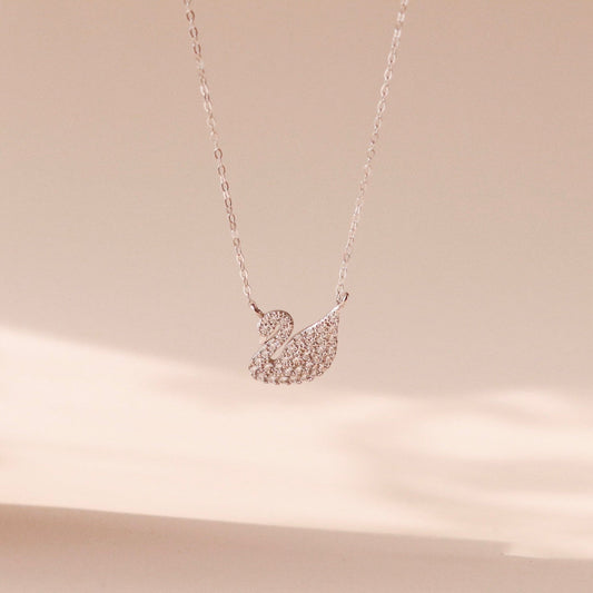 ELOREVA Swan Necklace – Platinum Plated 925 Sterling Silver