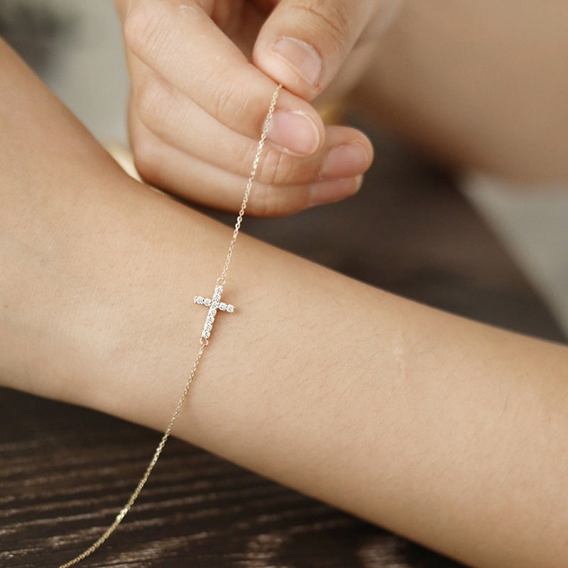 ELVORIA Elise Cross Bracelet – 18K Gold Plated 925 Sterling Silver