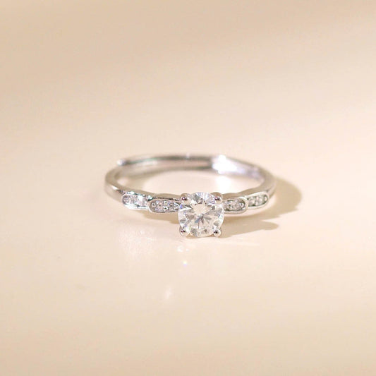 ELVORIA 5mm Moissanite Ring GRA ELVDA128 – Platinum Plated 925 Sterling Silver (Adjustable)