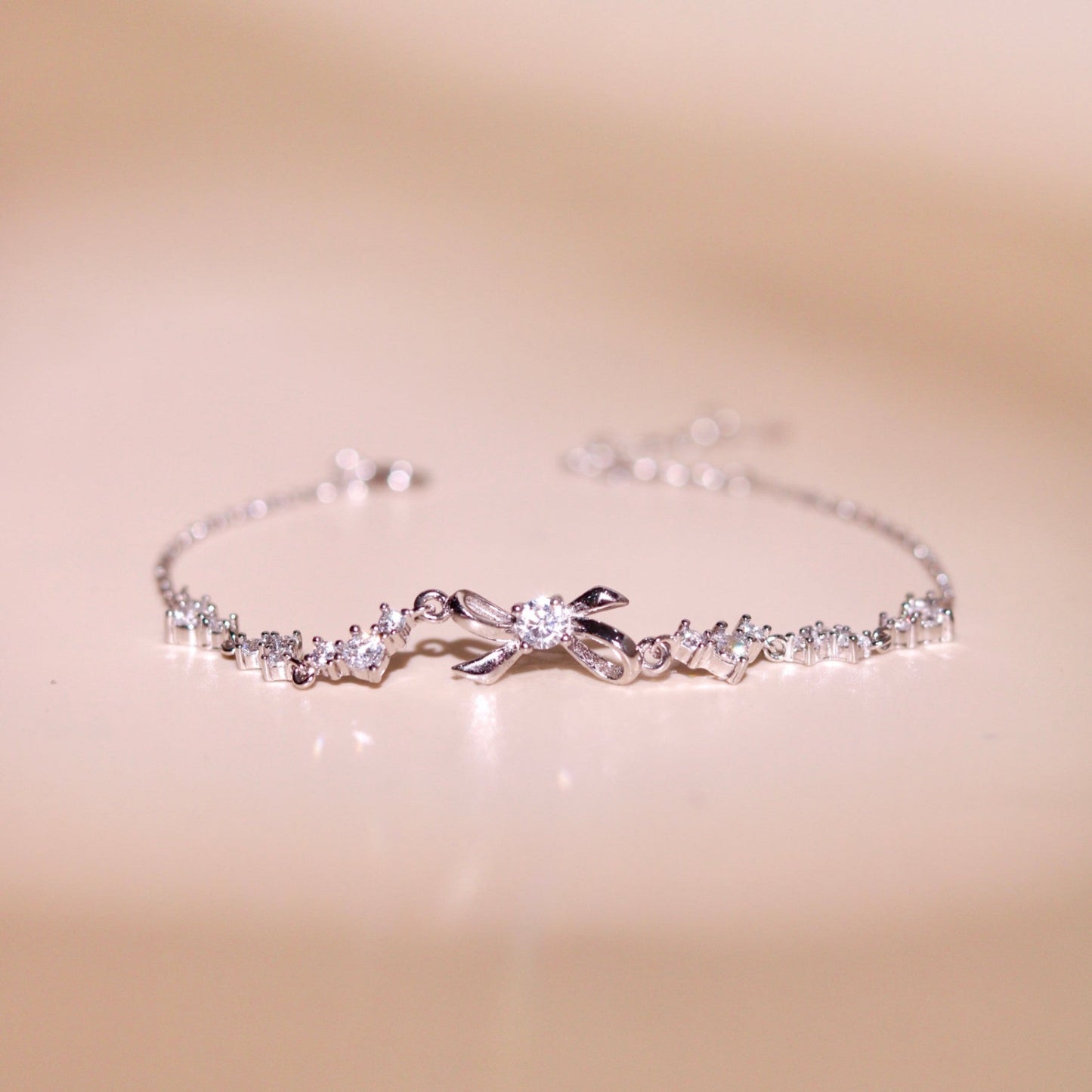 ELVORIA Ahri Bow Bracelet – Platinum Plated 925 Sterling Silver