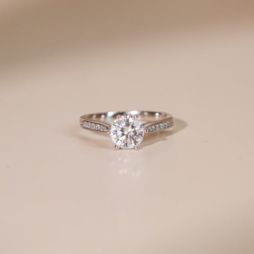ELVORIA 6.5mm Moissanite Ring GRA – Platinum Plated 925 Sterling Silver