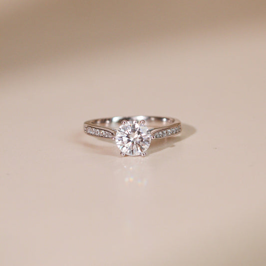 ELOREVA 6.5mm Moissanite Ring GRA – Platinum Plated 925 Sterling Silver