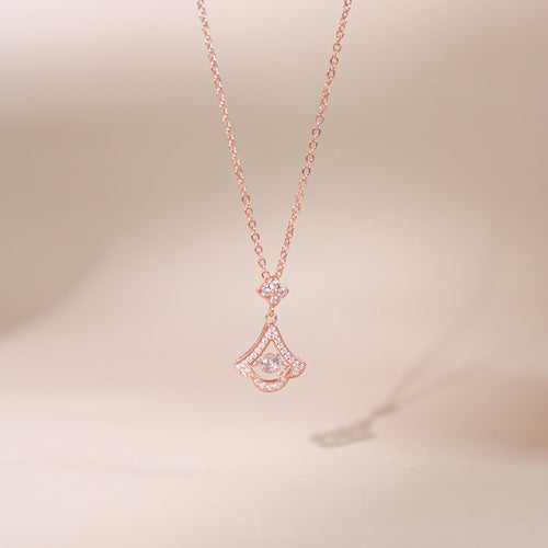 ELVORIA Amelia Fan Necklace – 18K Rose Gold Plated 925 Sterling Silver
