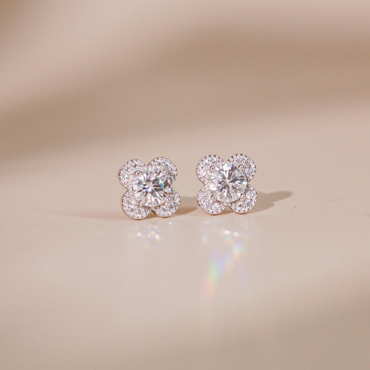 ELOREVA 6.5mm Moissanite Four Leaf Clover Earrings GRA – Platinum Plated 925 Sterling Silver