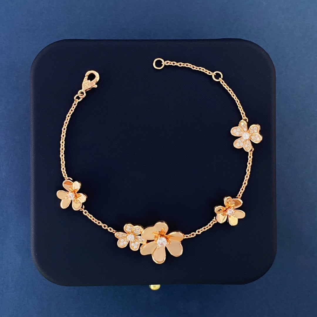 18K Celestial Frivole Diamonds Clover Bracelet