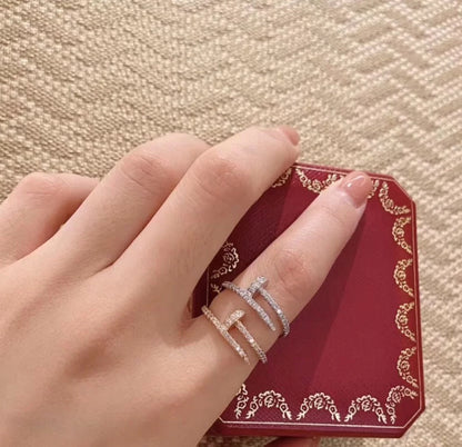 18K Celestial Juste Un Clou Diamond Ring