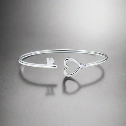18K Celestial T Heart Key Wire Bracelet